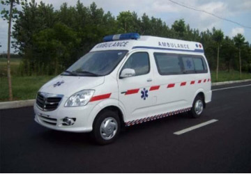 通城县救护车租赁